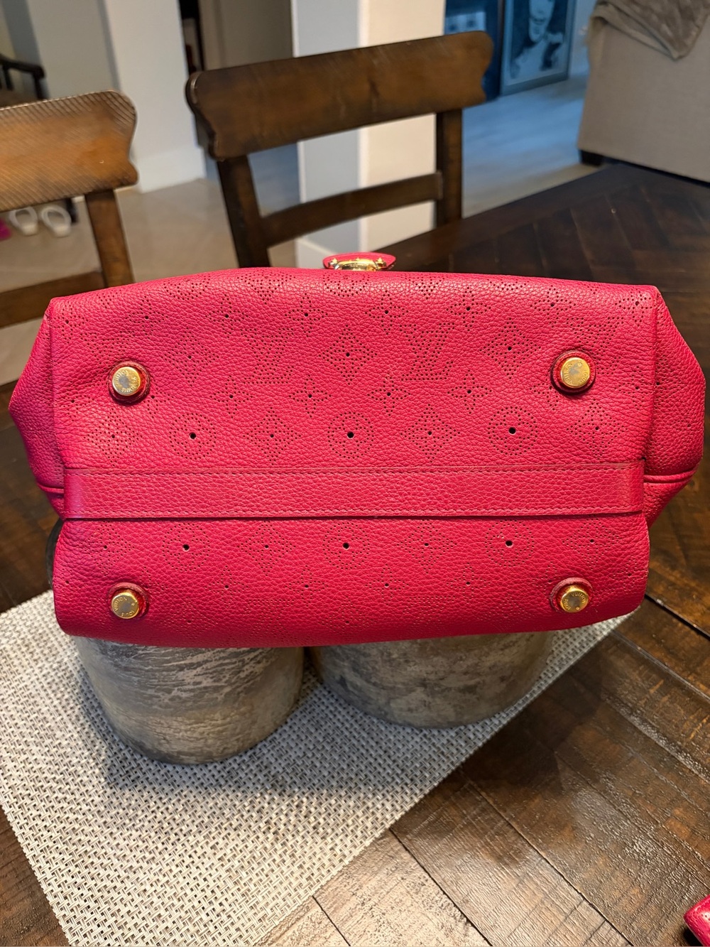 Louis Vuitton Grenat Monogram Mahina Leather Cirrus PM Bag w/ matching wallet - Picture 7 of 17